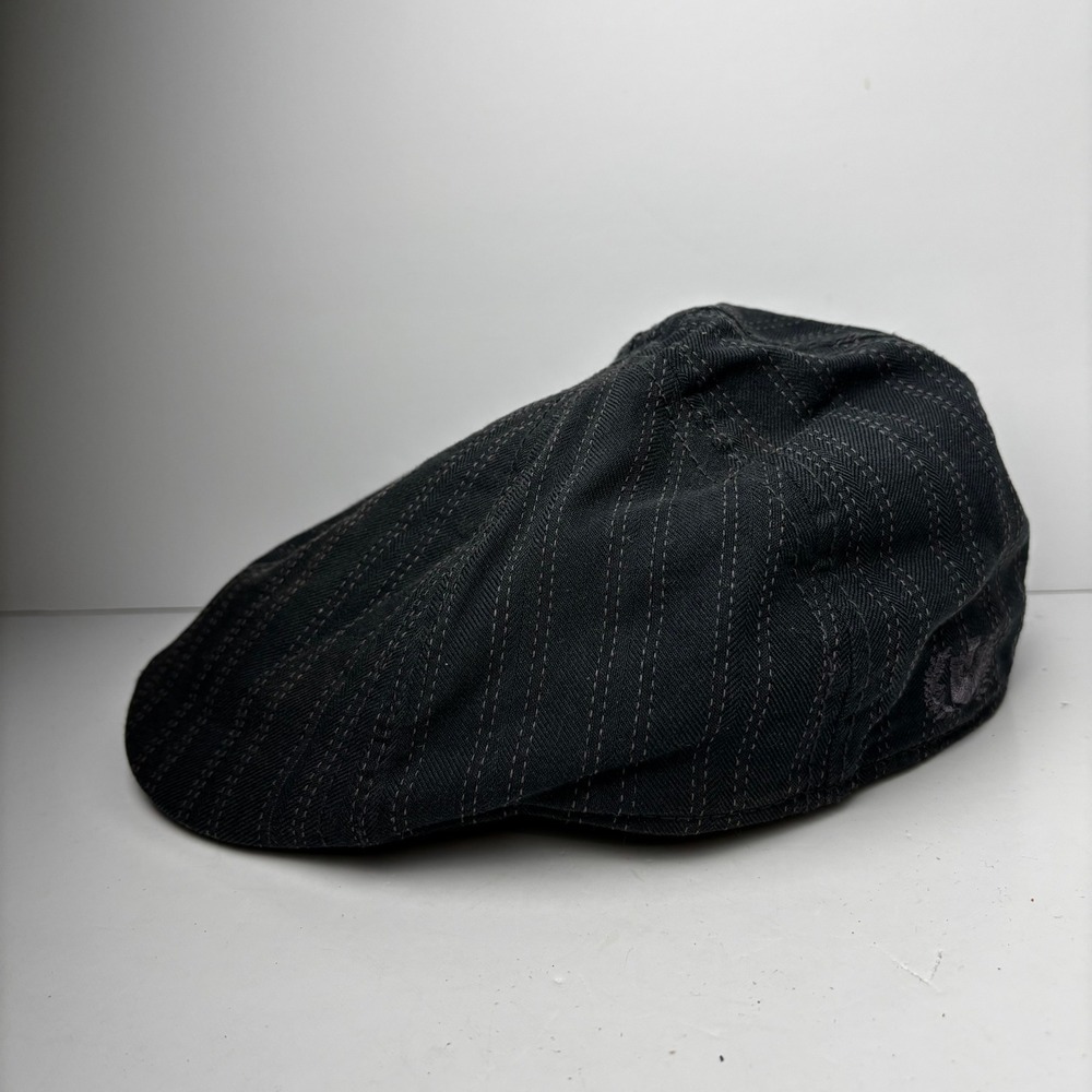Goorin Bros Mens Black Pinstripe Flat Cap Ivy Hat Embroidered Crest Size Medium